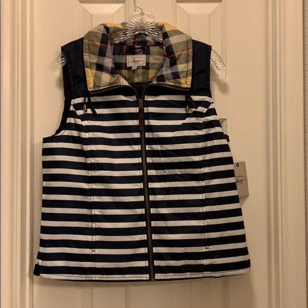 G.H. Bass & Co. puffer vest. NWT. Navy stripe